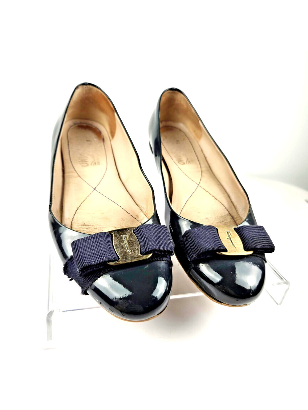 Salvatore Ferragamo Vara Navy Blue Patent Bow Flats Women's 7 B Italy VTG